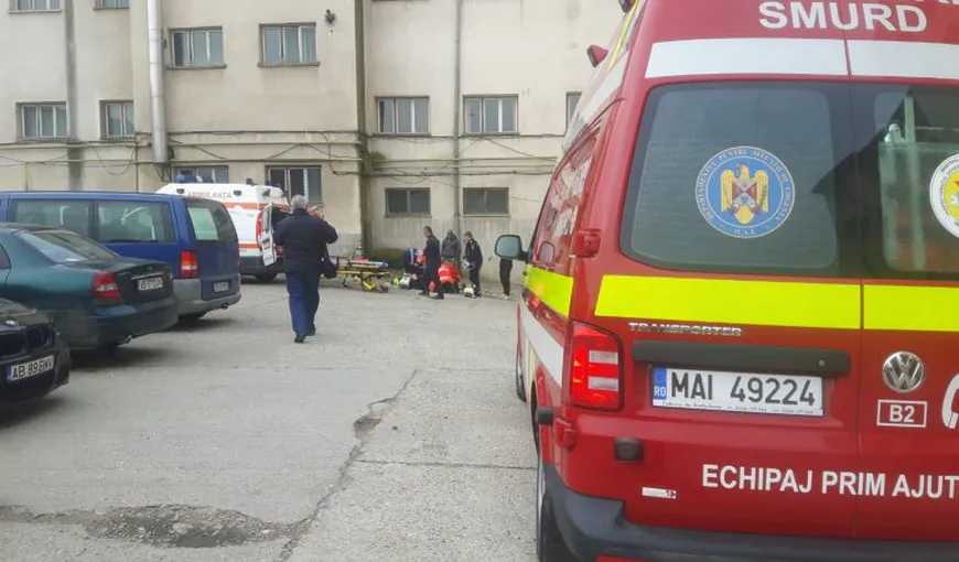 Un bărbat a căzut de la o înălţime de 10 metri în timp ce lucra la reabilitarea unei clădiri