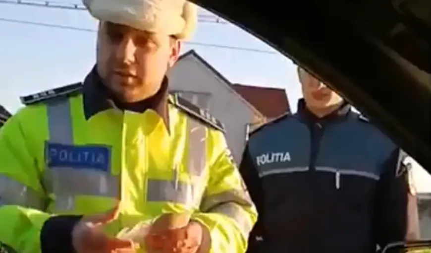 Poliţişti umiliţi live pe Facebook de doi bărbaţi pe care i-au oprit în trafic, în Timiş
