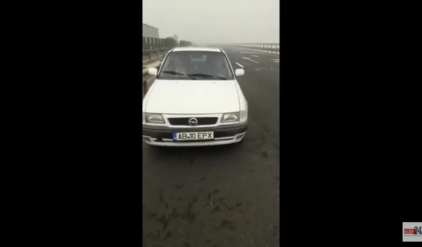 Şofer de 77 de ani, prins conducând pe contrasens pe A1, pe sensul Sibiu-Deva. El circula pe banda a doua VIDEO