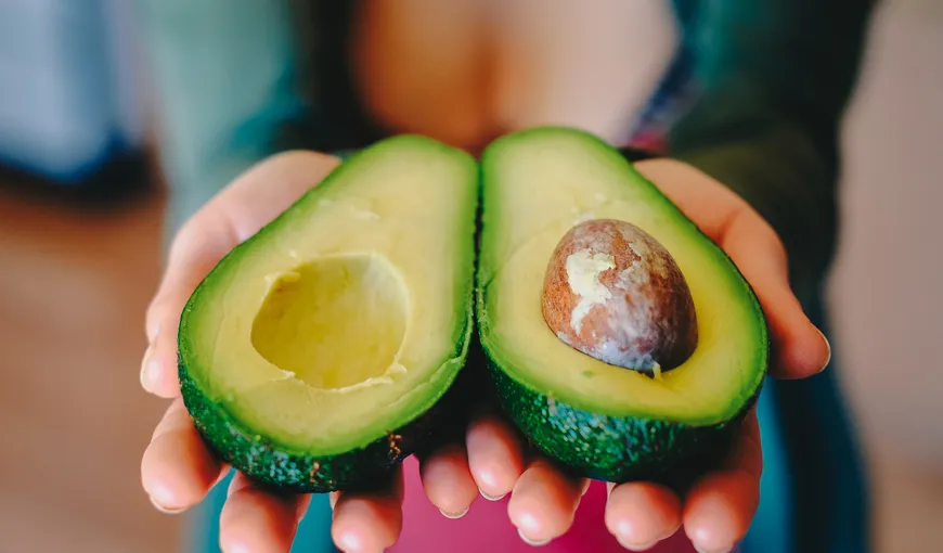 9 motive pentru care ar trebui sa mananci avocado