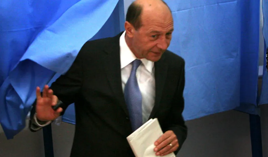 Traian Băsescu, anunţ despre candidatură: „Să îmi sfârşesc cariera tot cu valiza-n mână?”