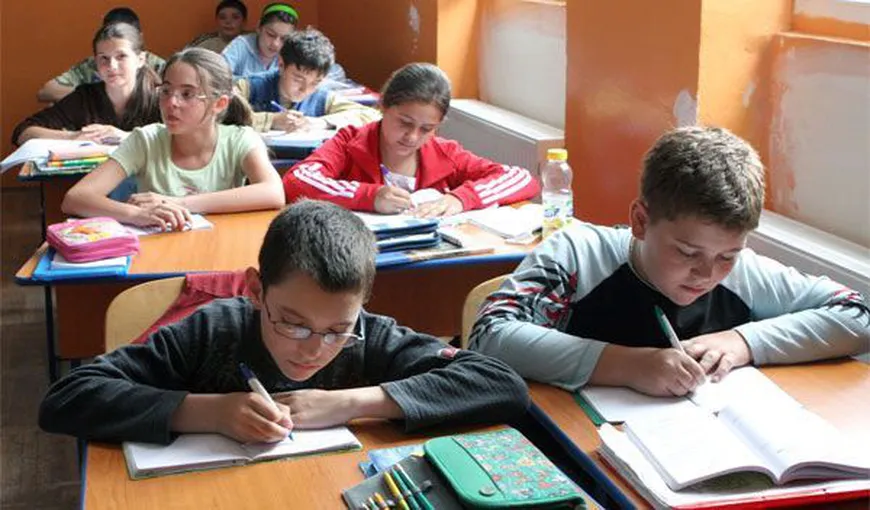 STUDIU EDUCAŢIEI: 9 din 10 români din mediul urban cred că şcoala nu e adaptată meseriilor din viitor