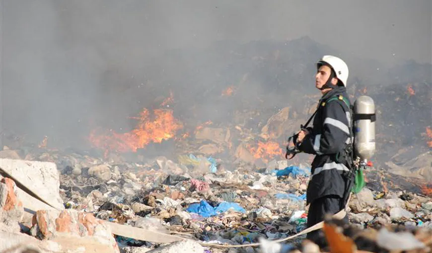 Incendiu la rampa de gunoi de la Băicoi, Prahova