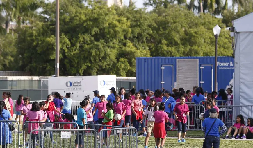 Pentagonul vrea să găzduiască mii de copii de migranţi neînsoţiţi