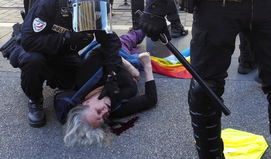 „Vestele galbene”, a 19-a săptămână de proteste în Franţa. 31 de arestări şi o femeie grav rănită