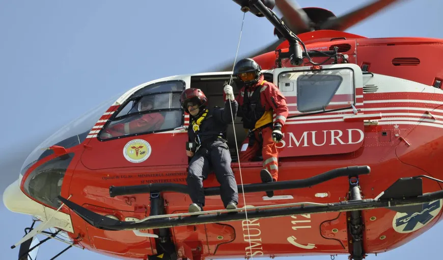 Turist evacuat de la cabana Suru din Munţii Făgăraş cu un elicopter SMURD. Tânărul a suferit un episod de pierdere a cunoştinţei