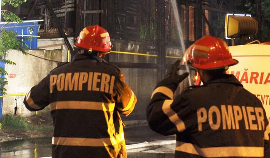 O femeie a murit într-un incendiu izbucnit în Capitală. Soţul acesteia a fost săltat de poliţie