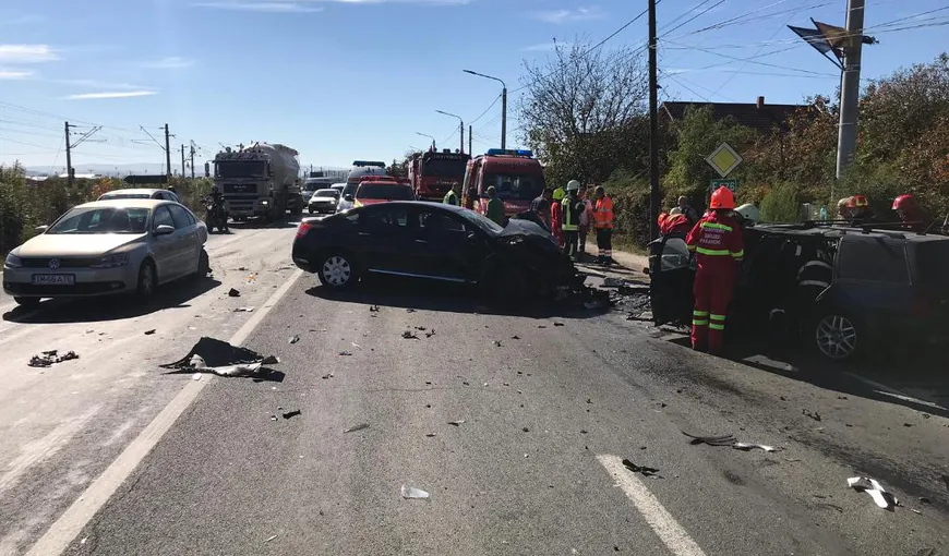 Patru răniţi într-un accident la Cluj: patru autovehicule au fost implicate