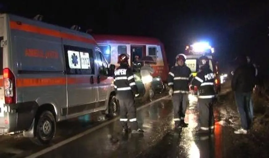 Carnagiu în Buzău: un microbuz plin cu pasageri a fost lovit de tren. A fost declanşat Planul Roşu UPDATE