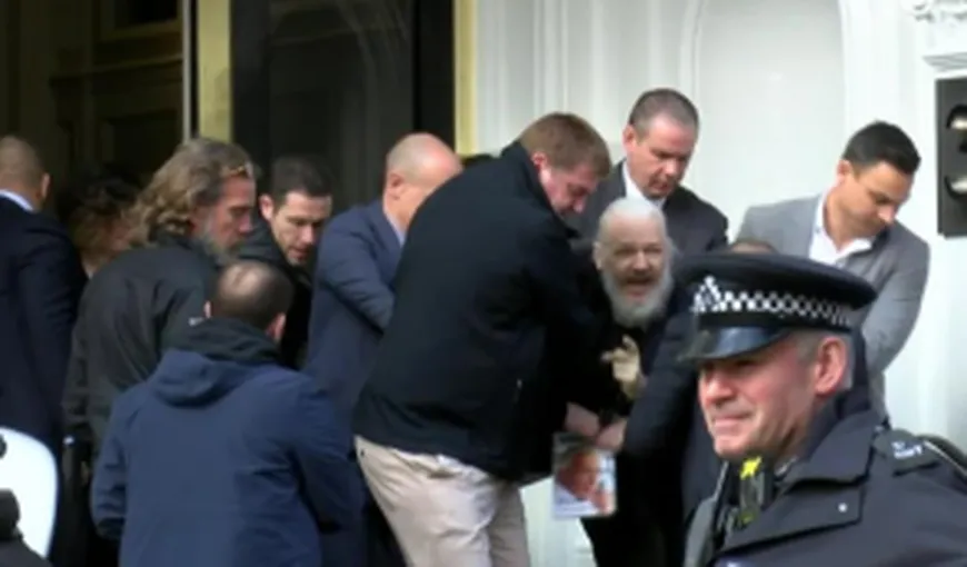 Scandalul WikiLeaks: Julian Assange, la judecată, a pledat nevinovat la acuzaţiile de viol