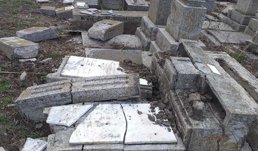 Ambasada SUA în România condamnă vandalizarea cimitirului evreiesc din Huşi
