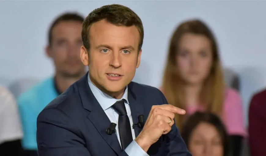 Macron recunoaşte că a urmat un „drum greşit”