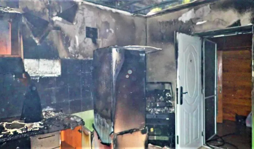 Apartament în flăcări la Vaslui, după ce o femeie a adormit în timp ce făcea mâncare