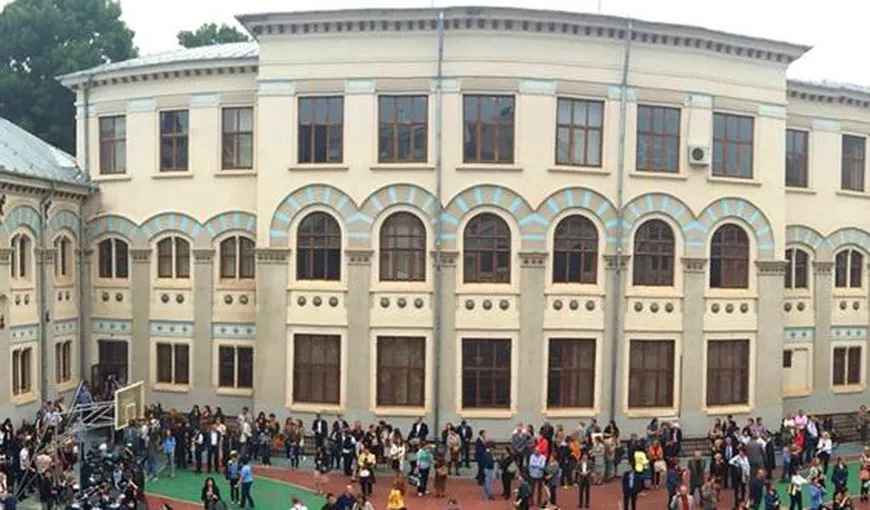 Dezinfecţie în liceul Gheorghe Lazăr din Bucureşti după ce o elevă a murit de meningită