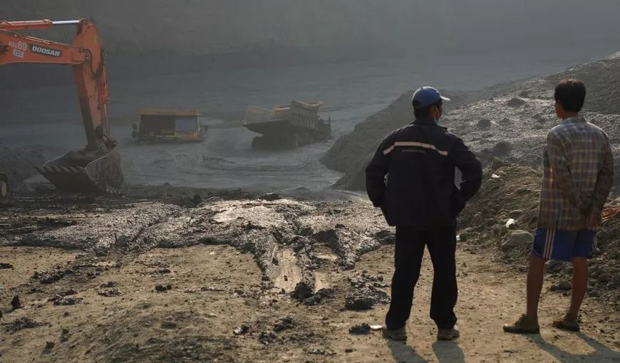 Doi morţi şi peste 50 de dispăruţi după o alunecare de teren într-o mină de jad din Myanmar