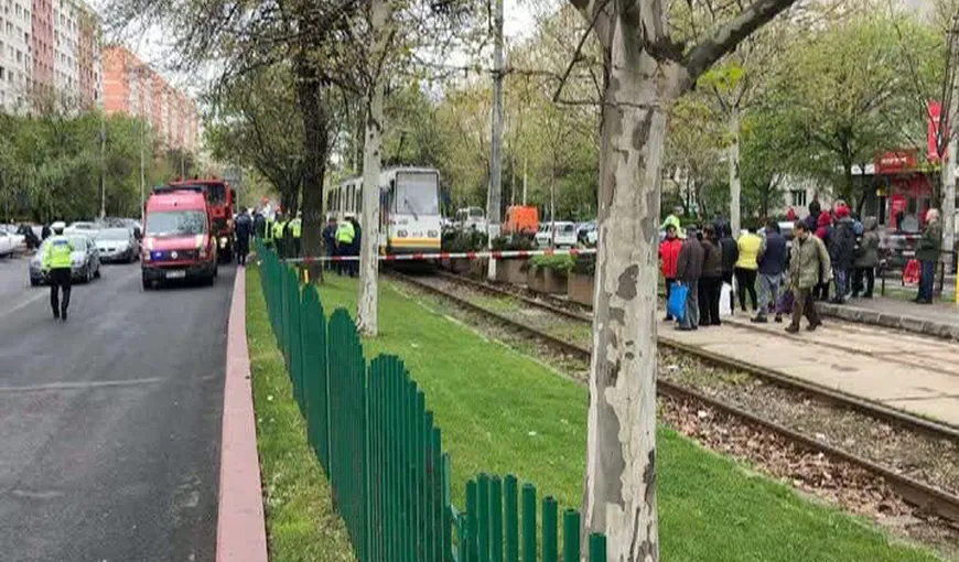 Accident GRAV în Capitală: Un bărbat a fost prins sub roţile unui tramvai
