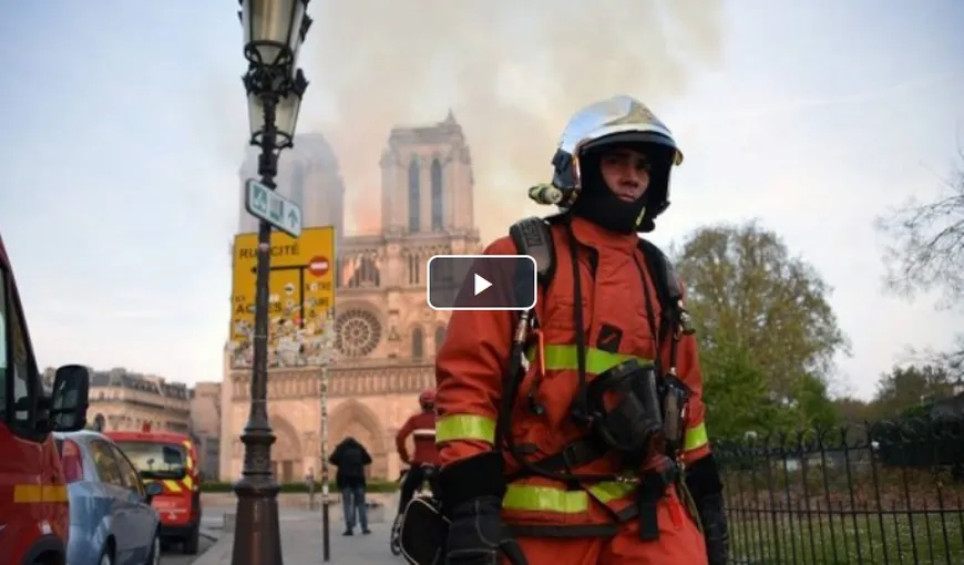 Povestea lui Ştefan, pompierul român care a devenit erou în incendiul de la Notre Dame! Incredibil ce a făcut tânărul de 19 ani