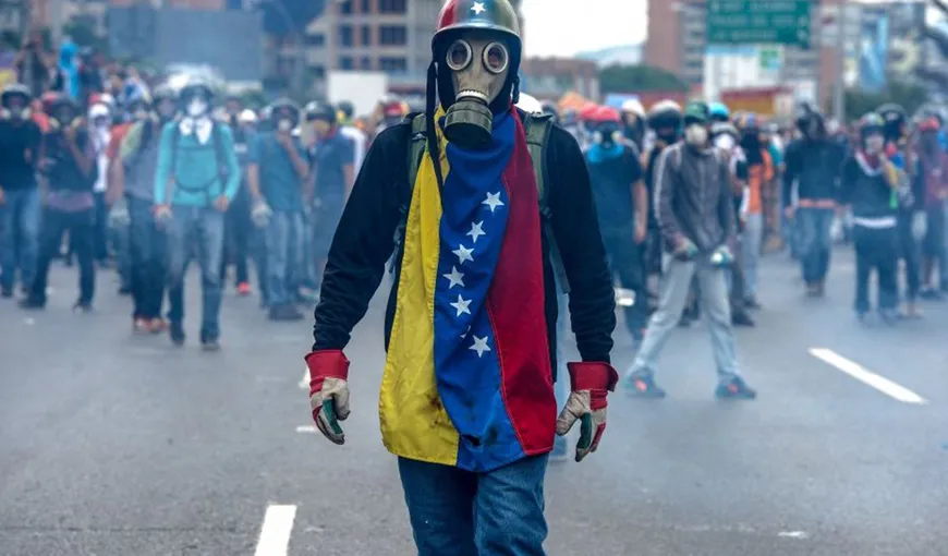 Manifestaţii violente în Venezuela, împotriva preşedintelui Maduro: zeci de răniţi