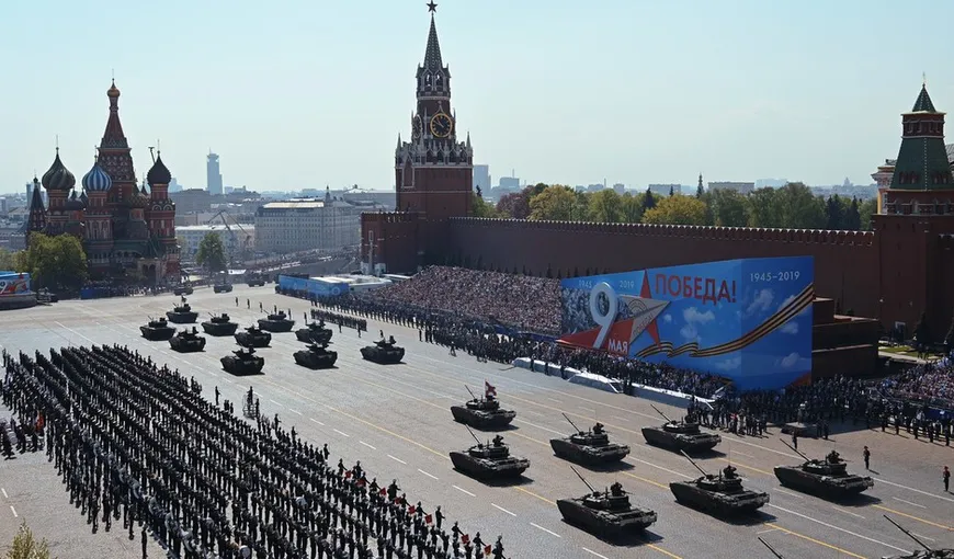 Rusia celebrează Ziua Victoriei asupra Germaniei naziste. Paradă militară, organizată în Piaţa Roşie