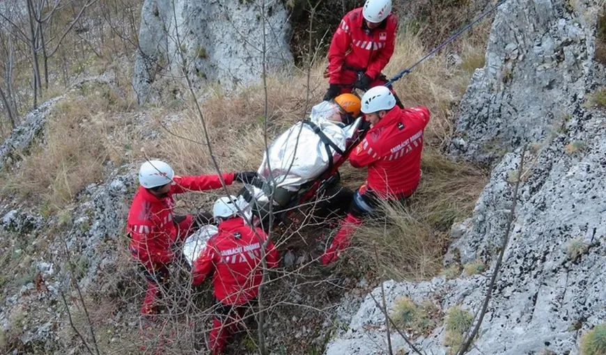 O persoană a fost accidentată grav în Munţii Suhard. A fost solicitat un elicopter SMURD
