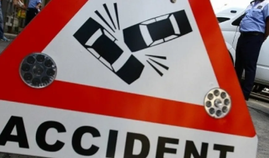 Trei persoane au fost rănite după ce un microbuz s-a ciocnit cu un autoturism, la Constanţa