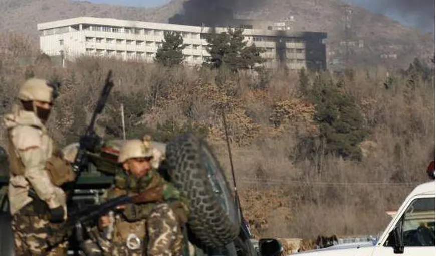 Cei trei atacatori de la un hotel din Pakistan au fost ucişi de forţele de securitate