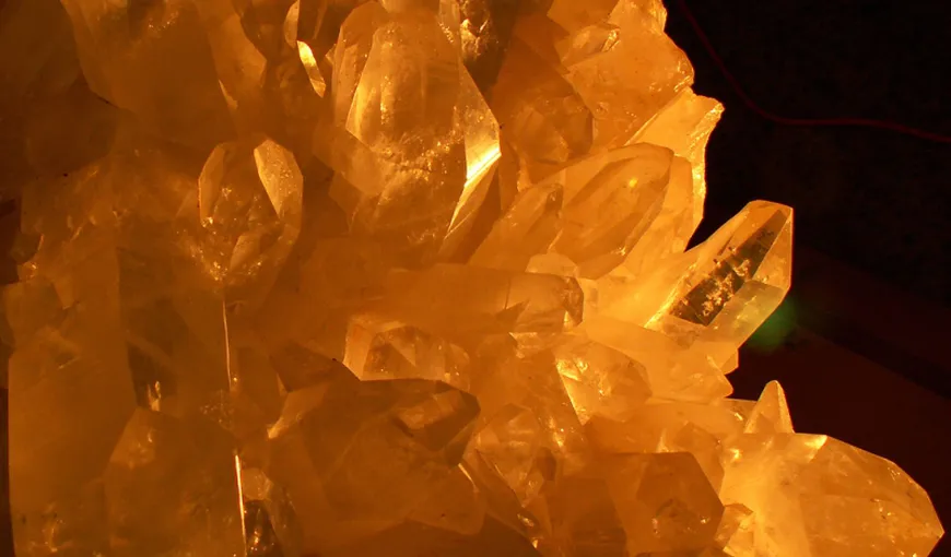 10 cristale puternice care te pot face mai fericit şi mai sănătos