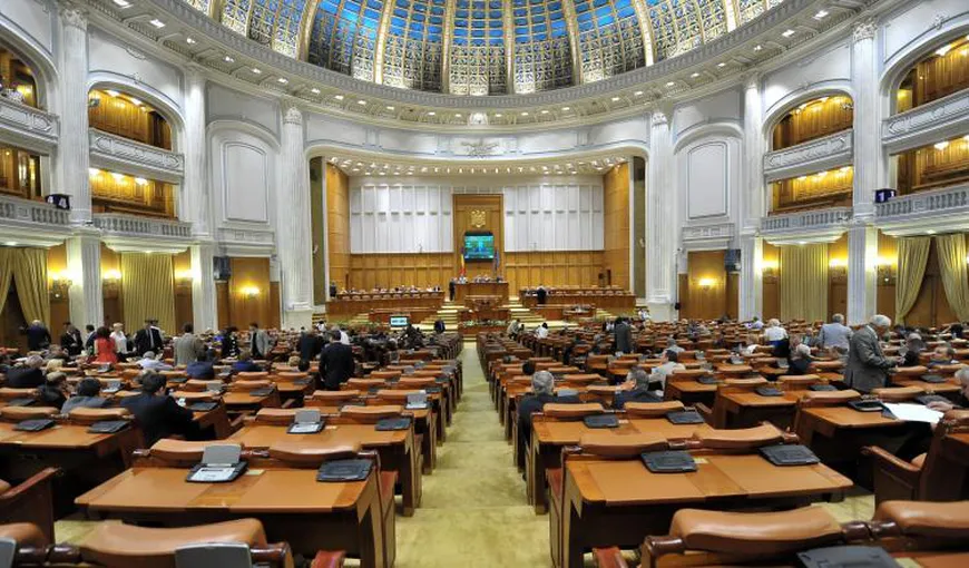 Deputaţii jurişti au adoptat raportul de admitere pentru abilitarea Guvernului de a emite ordonanţe în vacanţa parlamentară