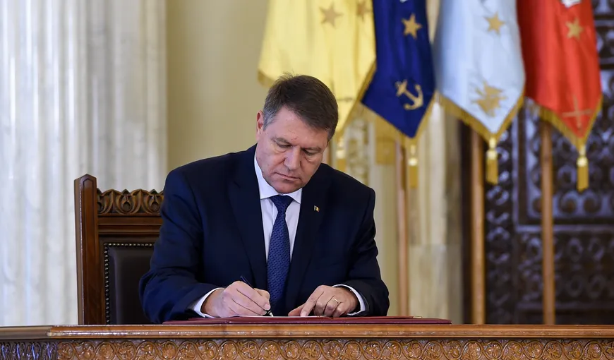 Preşedintele Iohannis a promulgat legea privind abilitarea Guvernului de a emite ordonanţe în vacanţa parlamentară
