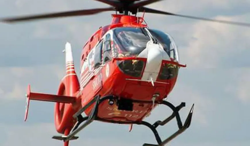 Un copil a fost rănit grav în urma coliziunii dintre două autovehicule. A intervenit elicopterul SMURD