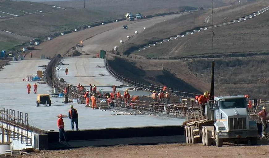 CNAIR anunţă că au fost desemnaţi câştigătorii pentru construcţia a încă 54,9 kilometri din Autostrada Transilvania