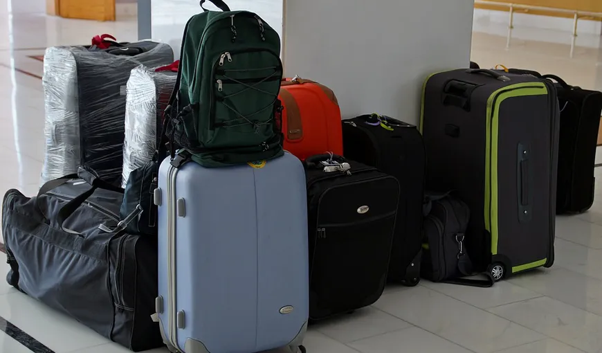 Ministrul Cuc se laudă cu achiziţiile de la Aeroportul Otopeni: a cumpărat 150 de cărucioare pentru bagaje