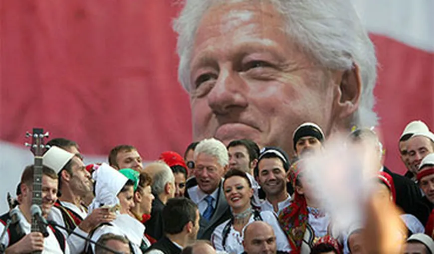Bill Clinton, invitat de onoare la marcarea a 20 de ani de la intervenţia NATO care a pus capăt tutelei Belgradului
