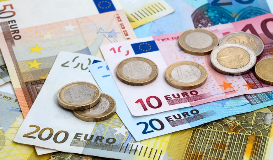 CURS VALUTAR. Euro a scăzut în raport cu leul şi a ajuns sub pragul de 4,72