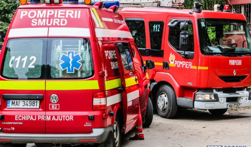Incendiu PUTERNIC într-un apartament din Giurgiu. Locatarii au fost evacuaţi, un copil şi o femeie au fost transportaţi la spital