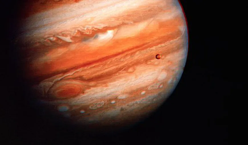 Jupiter va putea fi văzută foarte bine de pe Pământ, luni noapte. Planeta gigant va fi mai strălucitoare ca oricând