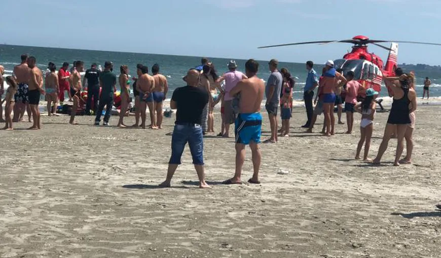 Turist înecat la mare, la Mamaia. S-a intervenit cu elicopterul, bărbatul a fost resucitat pe plajă VIDEO