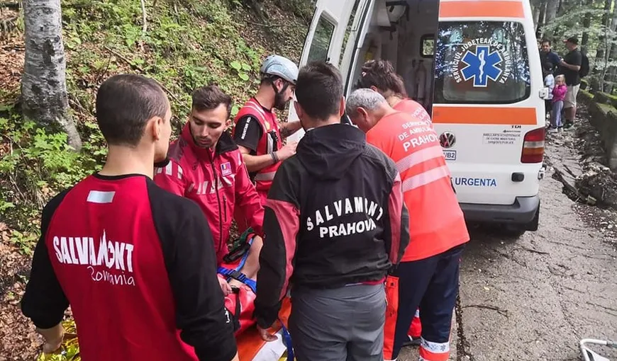 Turistă din Danemarca, salvată de salvamontiştii din Prahova după ce a căzut 15 metri într-o râpă