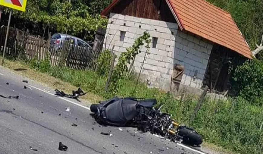 Accident grav în Hunedoara. Un motociclist a murit după ce a intrat violent într-un TIR FOTO