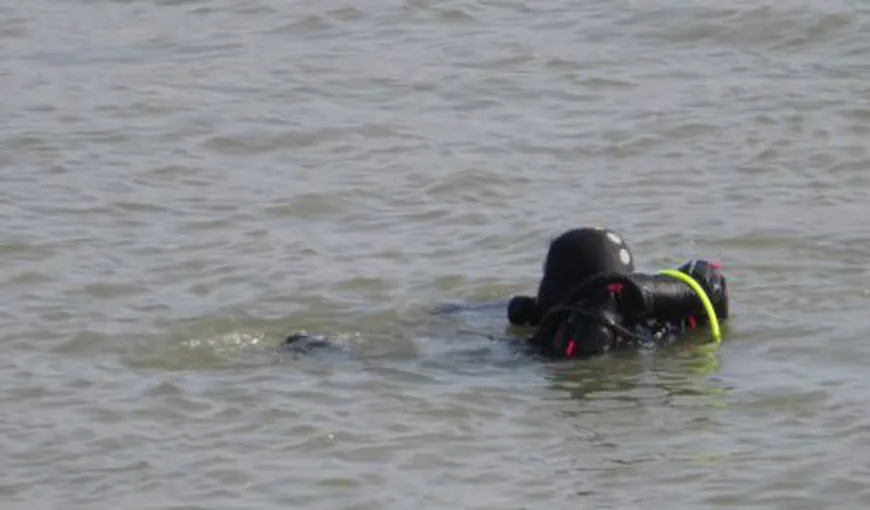 Un bărbat de 57 de ani, căutat de scafandri după ce s-a înecat într-un canal de desecare din Brăila