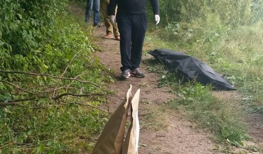 Cadavrul unei femei a fost găsit de poliţişti pe un câmp din Buzău