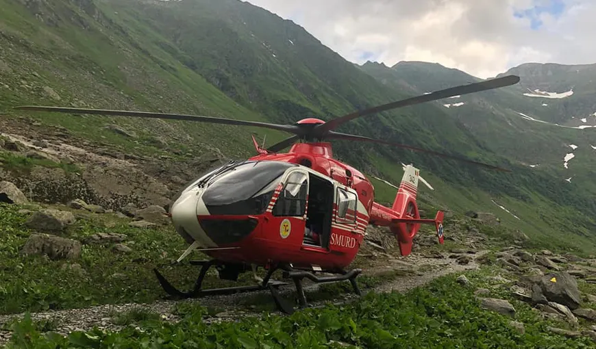 Operaţiune spectaculoasă de salvare în Munţii Făgăraş. Un turist rănit a fost evacuat cu elicopterul VIDEO