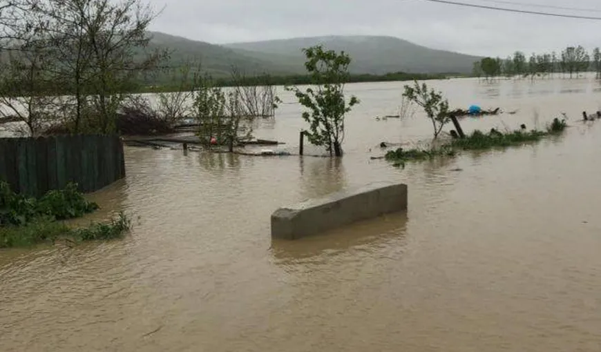 Ploile au provocat PRĂPĂD: sute de mii de oameni au fost evacuaţi
