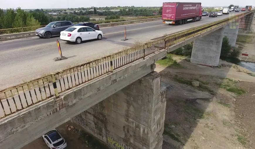 Podul peste Argeş, de la Adunaţii Copăceni, se închide pentru reparaţii. Drumul Giurgiu – Bucureşti va deveni un calvar pentru şoferi