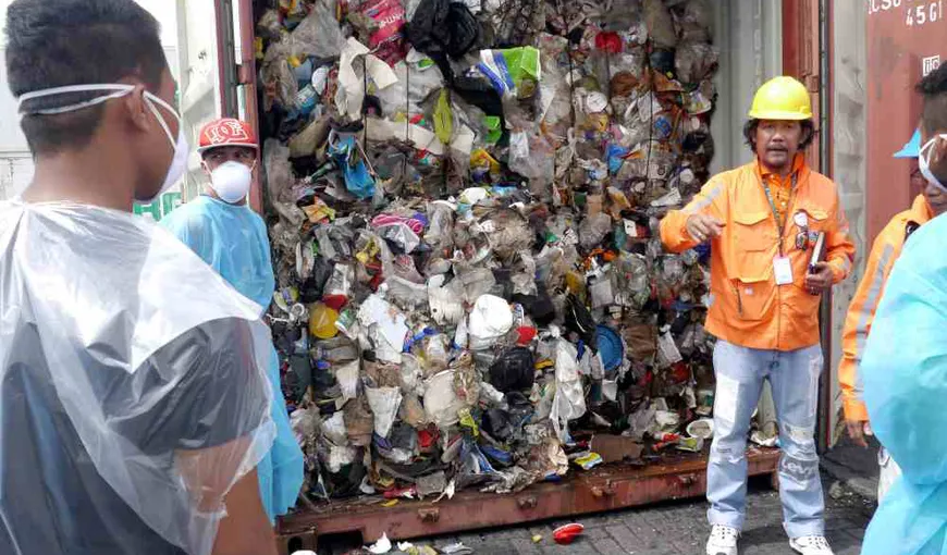 Un ONG a strâns 38 de kilograme de deşeuri de pe plaja din Barcelona. Militanţii pentru mediu se prăgătesc să vină şi în România