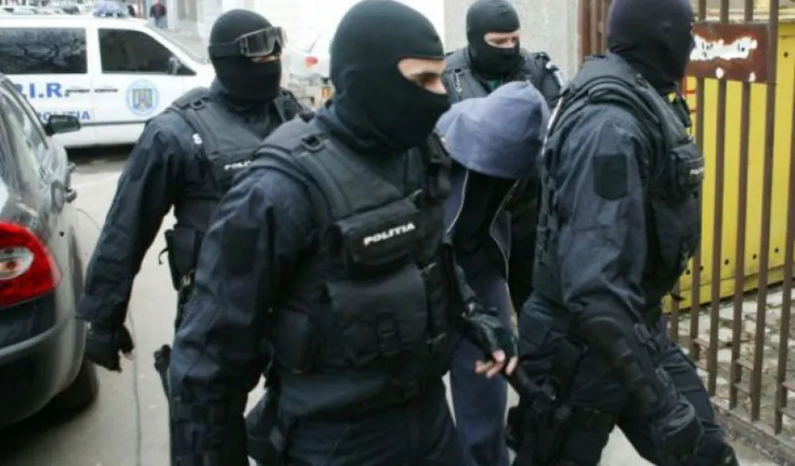 Percheziţii în Braşov, într-un dosar de furt de case de bani
