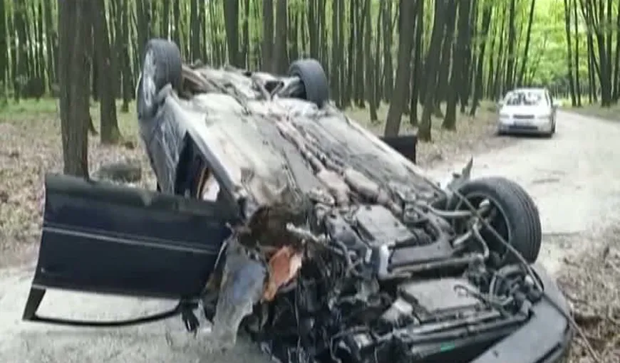 Şofer beat, răstunat cu maşina într-o pădure din Argeş