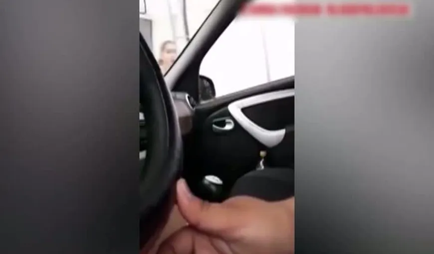 Imagini revoltătoare. Un taximetrist refuză să pună aparatul: „E mai aproape autobuzul” VIDEO
