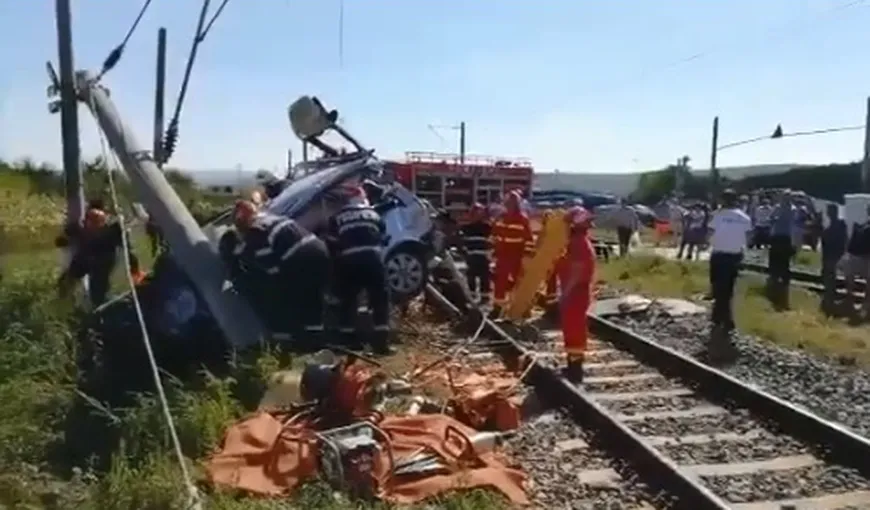 Circulaţia feroviară întreruptă pe ruta Cluj Napoca – Sighetu Marmaţiei după ce o maşină a fost lovită de tren