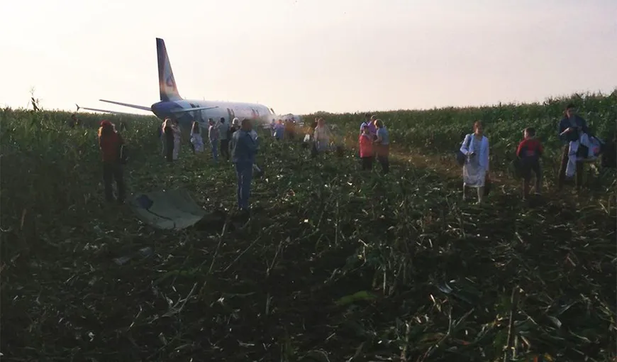 Un avion Ural Airlines a aterizat de urgenţă la Soci